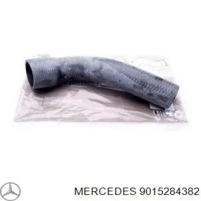 Правый шланг интеркуллера 9015284382 Mercedes