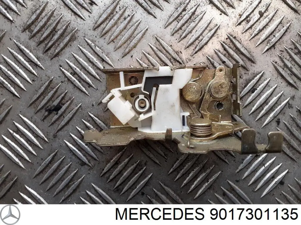 Замок и ручки (передней) двери Mercedes 9017301135 цена, от 15.74 USD
