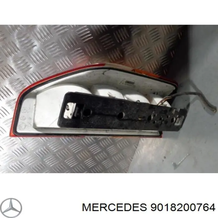 Задняя левая фара Mercedes 367309989 цена, от 27.87 USD