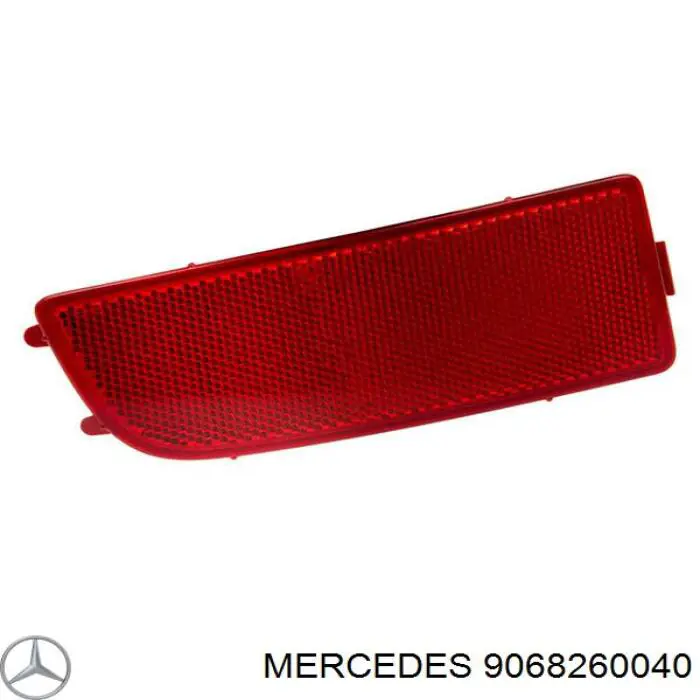 9068260040 Mercedes катафот (отражатель заднего бампера левый)