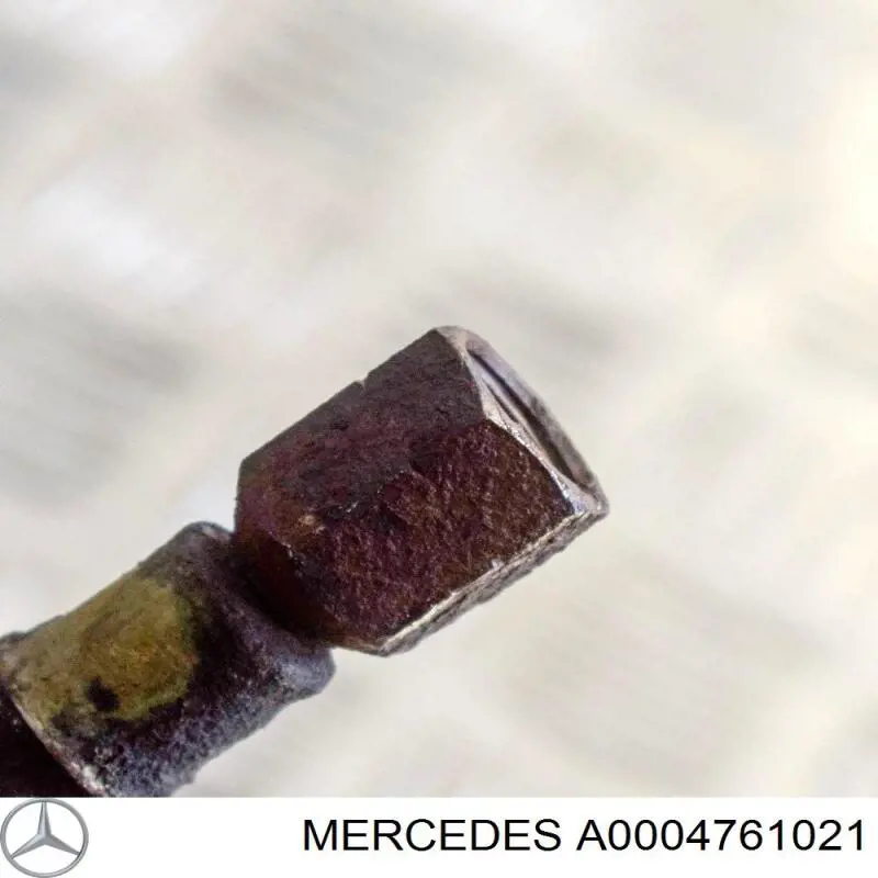 Гидроаккумулятор системы питания A0004761021 Mercedes