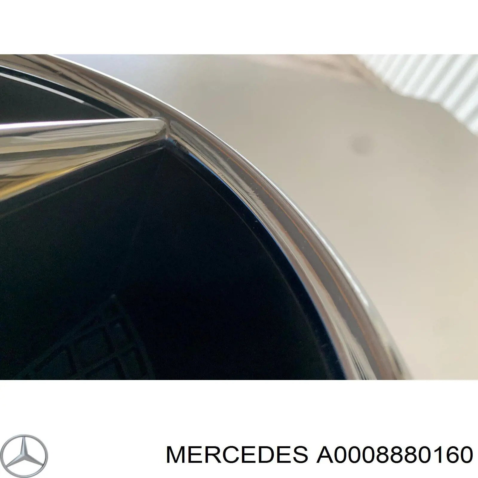 Решетка Mercedes 8880160