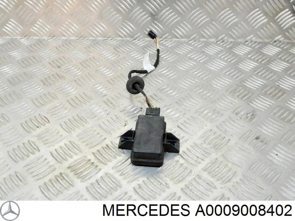 Блок системы контроля давления в шинах A0009008402 Mercedes