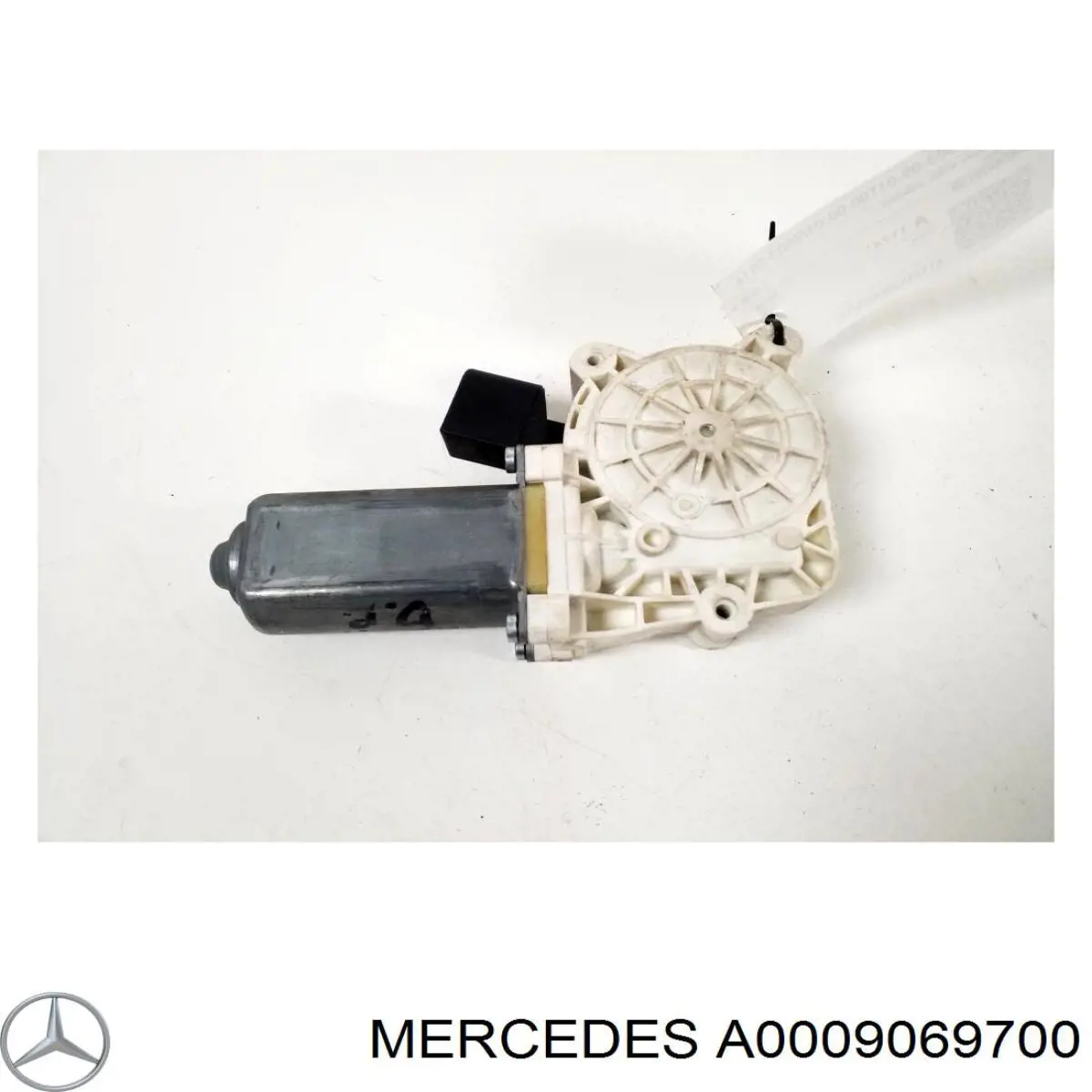 A0009069700 Mercedes мотор стеклоподъемника двери передней правой