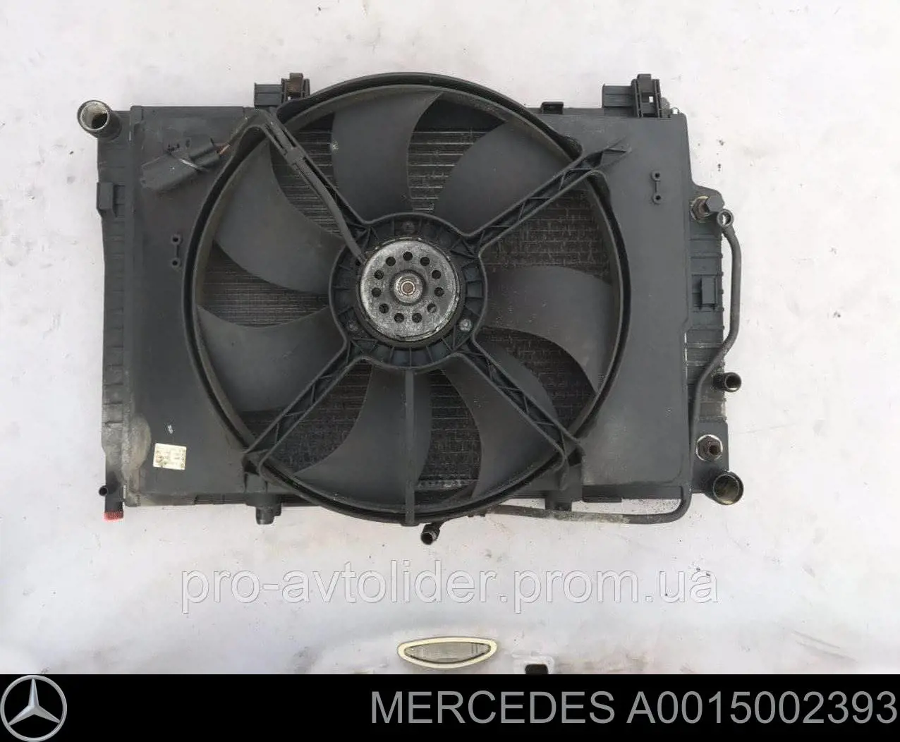 0015002393 Mercedes difusor do radiador de esfriamento, montado com motor e roda de aletas