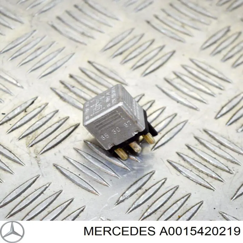 0015422219 Mercedes Реле электрическое многофункциональное