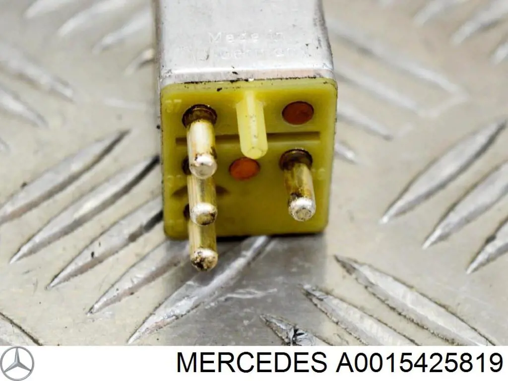 A0015425819 Mercedes 