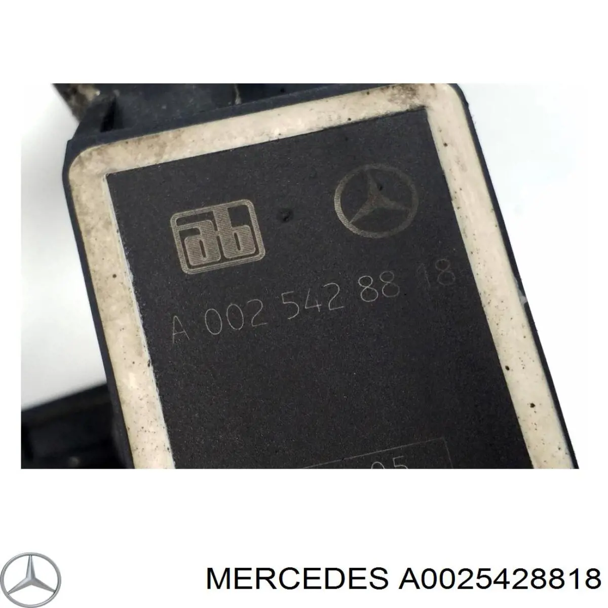 Датчик положения кузова A0025428818 Mercedes