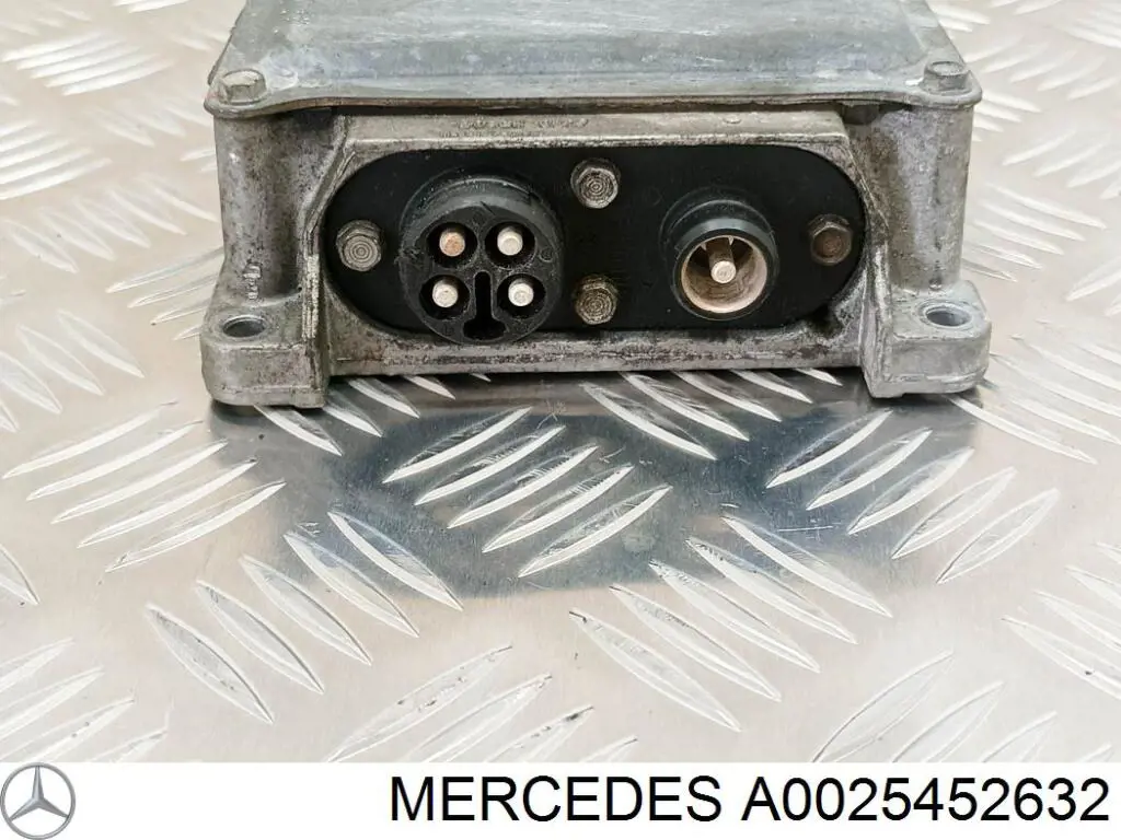 Модуль зажигания A0025452632 Mercedes