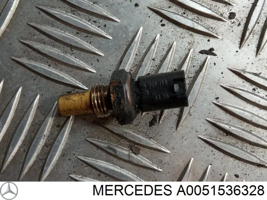 Датчик ТНВД Mercedes A0051536328