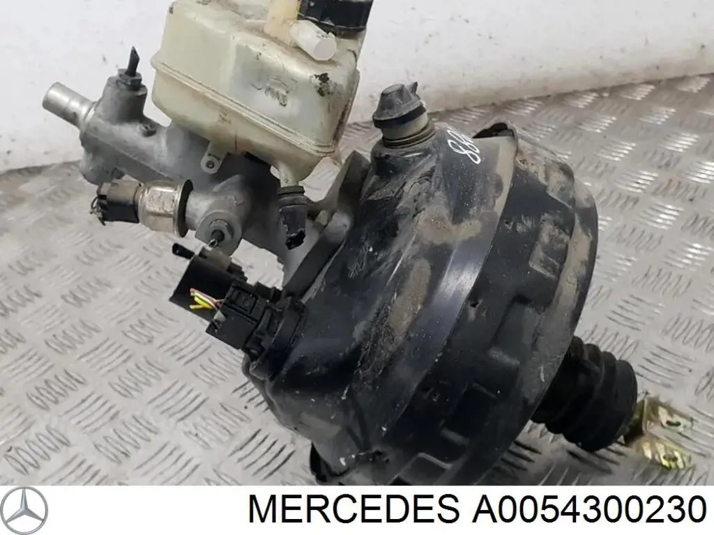 Вакуумный усилитель тормозов Mercedes 0054304830