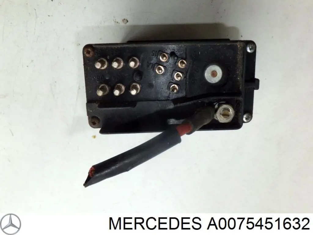 Купить A0075451632 Mercedes Реле свечей накала