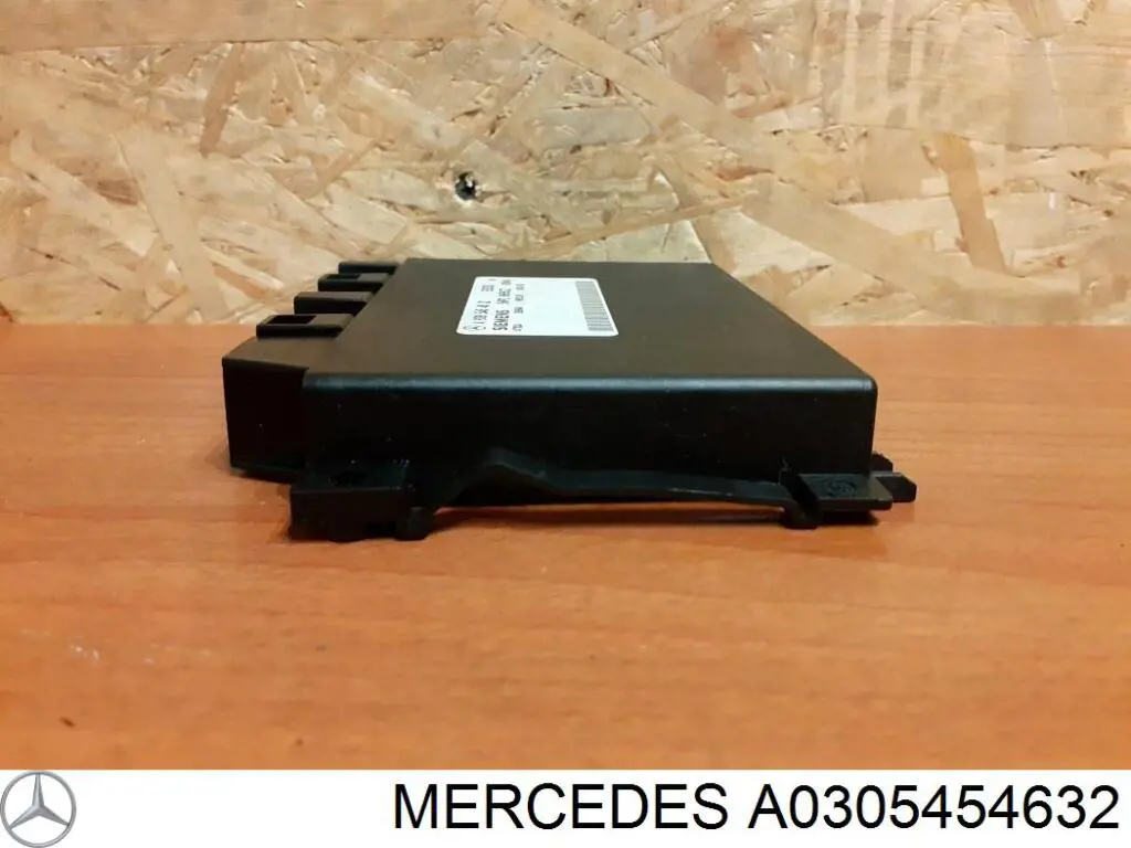 Регулятор оборотов вентилятора A0305454632 Mercedes