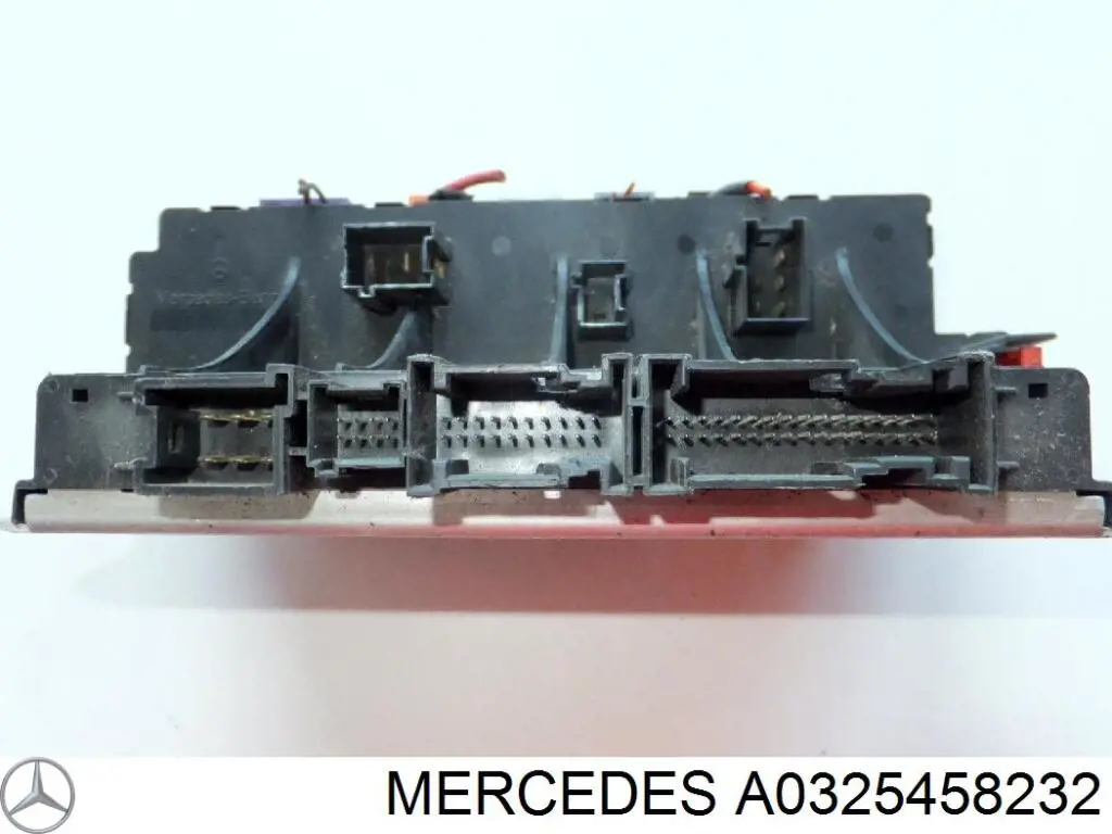 Блок предохранителей 0325458232 Mercedes