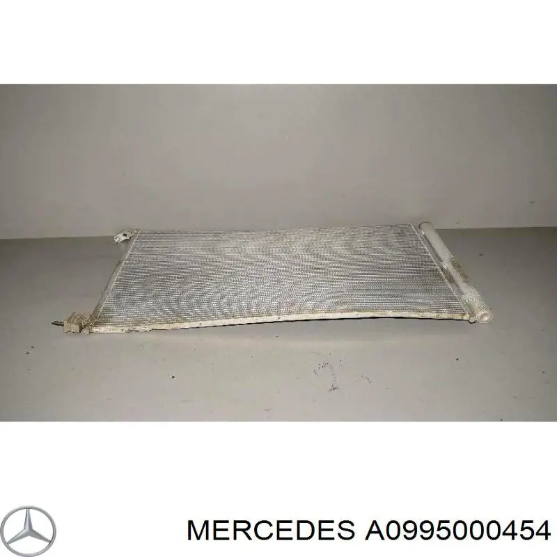 Радиатор кондиционера A0995000454 Mercedes