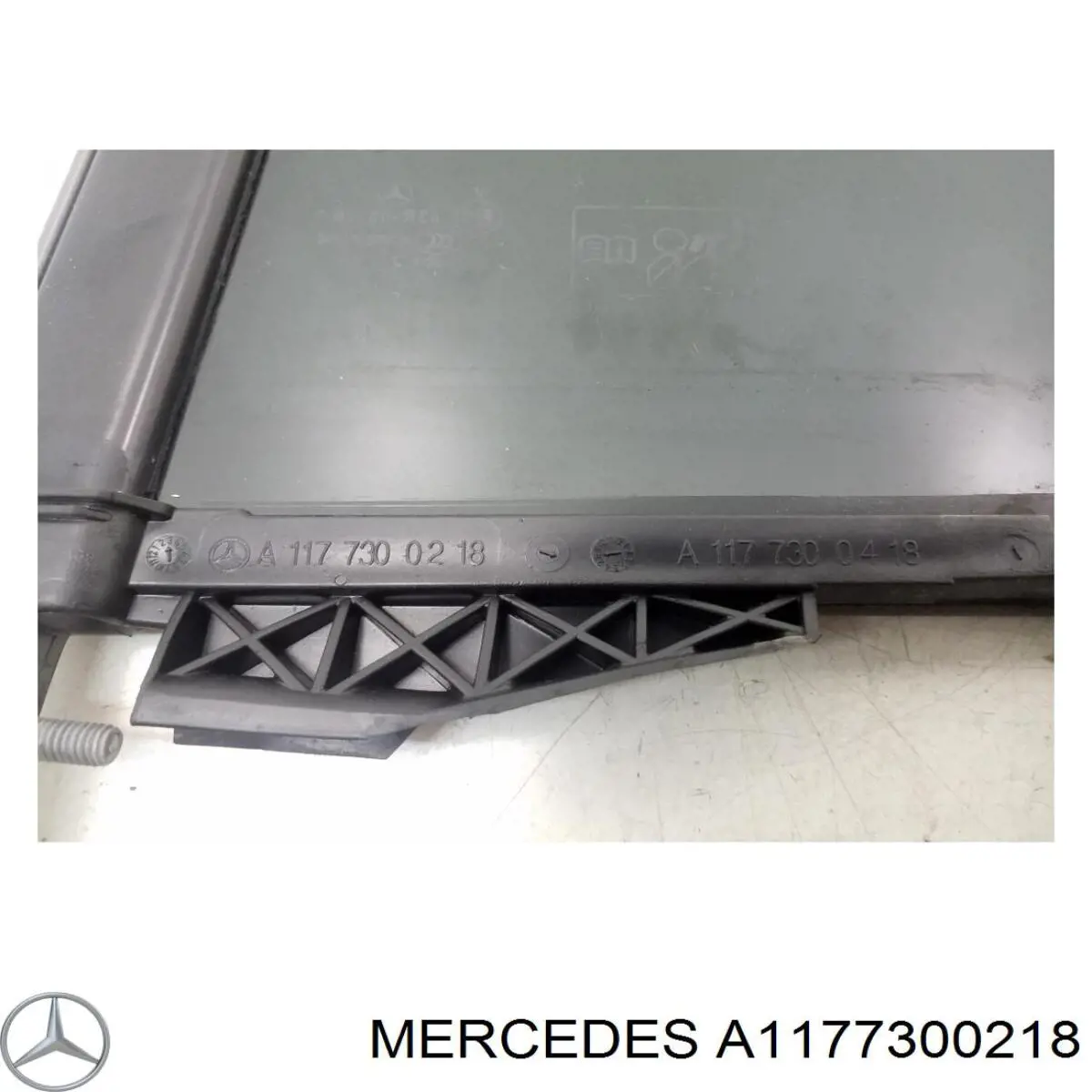 Задняя форточка правая Mercedes A1177300218 цена, от 19.05 USD