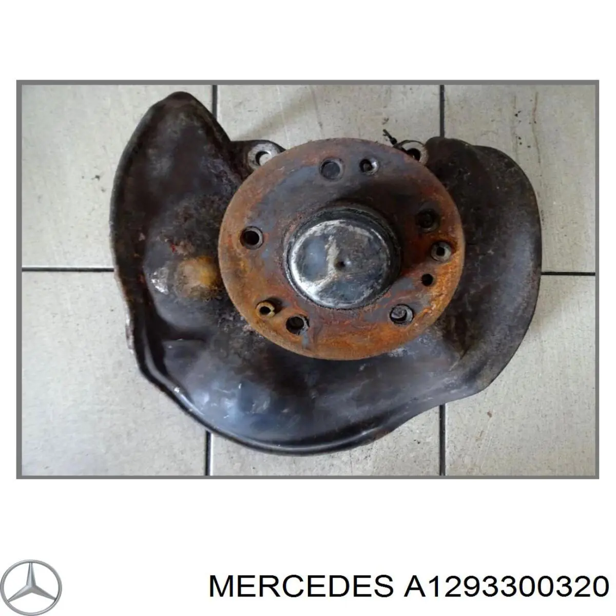 Цапфа (поворотный кулак) передний правый Mercedes A1293300320 цена, от  USD