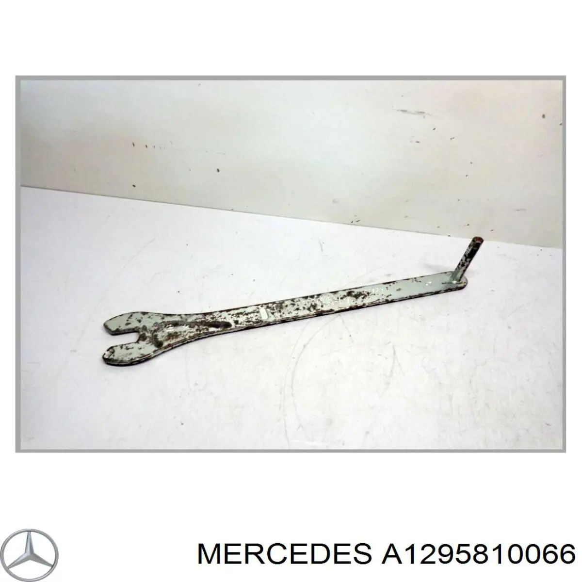 1295810066 Mercedes 