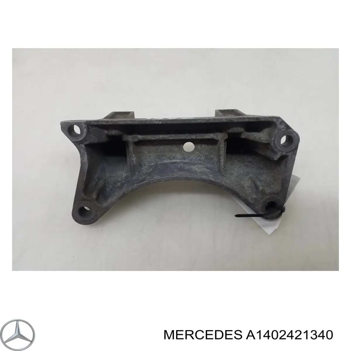 Крепление подушки коробки передач Mercedes A7202420040