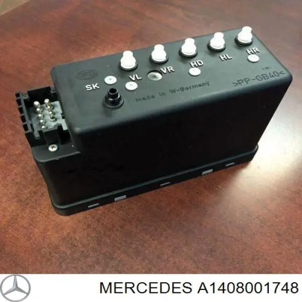 Насос пневматической системы кузова на Mercedes S (C140)