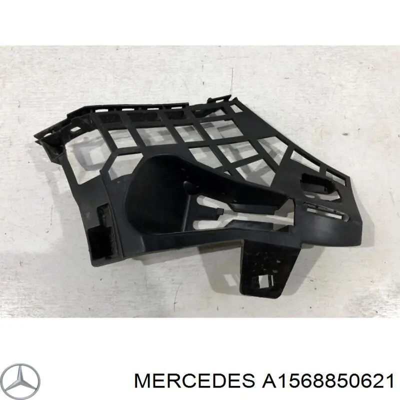 Кронштейн бампера переднего правый A1568850621 Mercedes