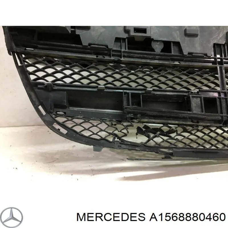1568880460 Mercedes Решетка радиатора