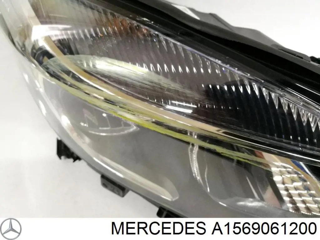 Фара правая Magneti Marelli 711307024353
