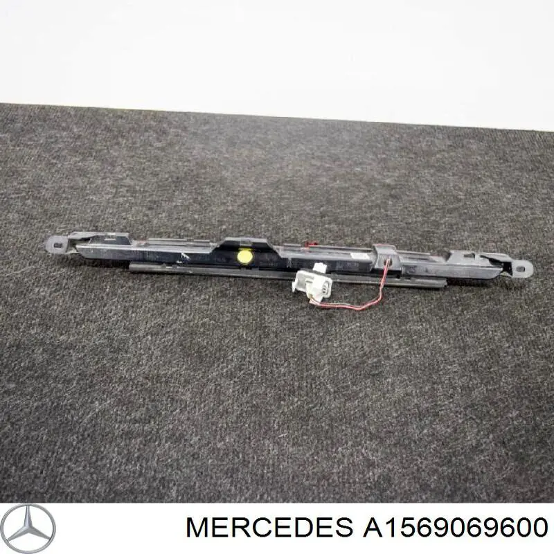 Compre Sinal de parada traseiro adicional Mercedes E 