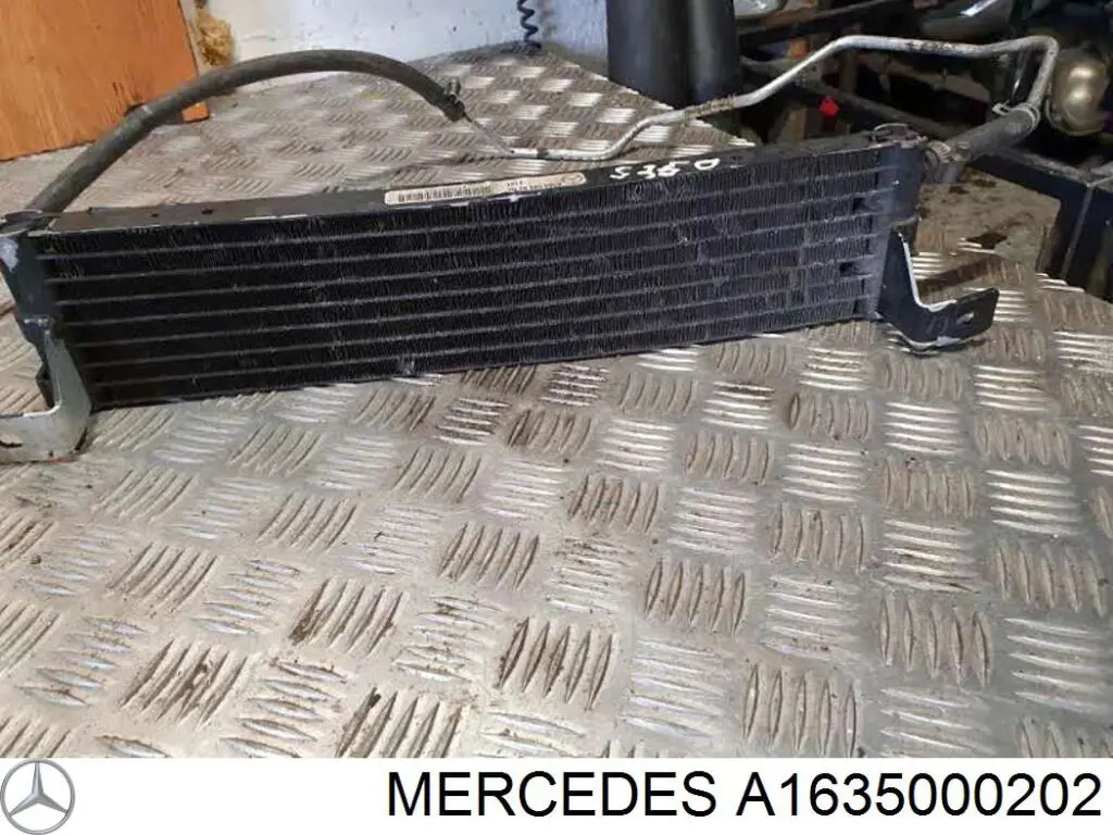 Радиатор охлаждения двигателя дополнительный A1635000202 Mercedes