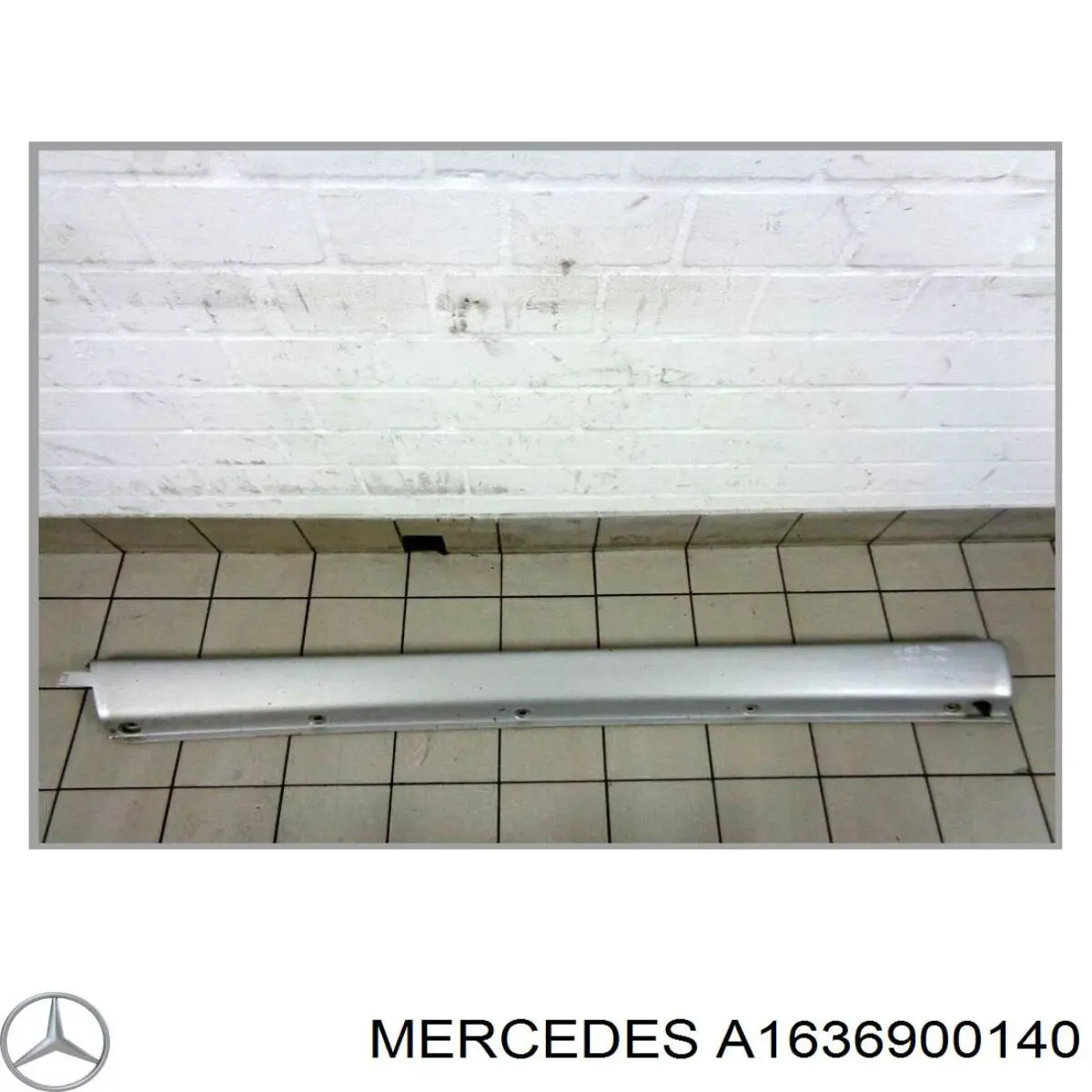 1636900140 Mercedes 
