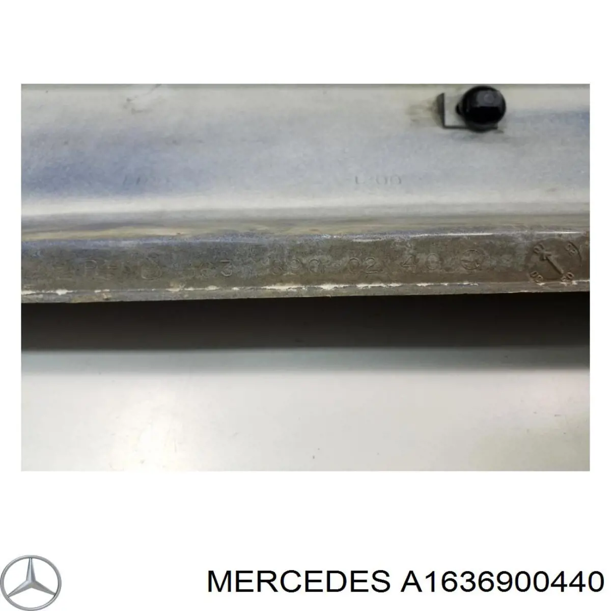 1636900440 Mercedes накладка (молдинг порога наружная правая)