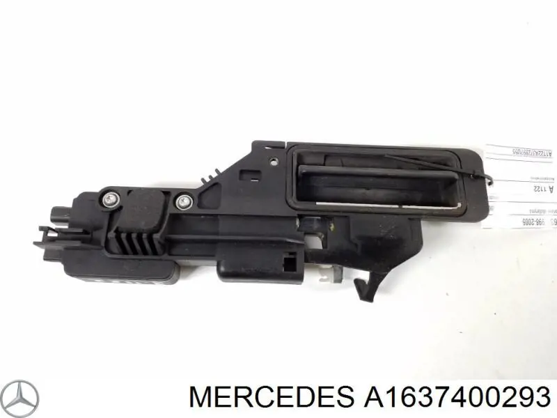 Ручка багажника на Mercedes ML/GLE (W163)