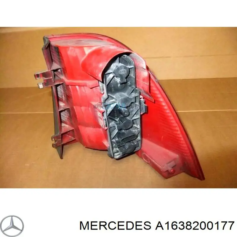 A1638200177 Mercedes ripa (placa sobreposta da luz esquerda)