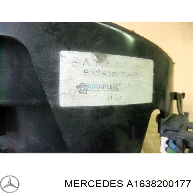 Ресничка (накладка) левой фары A1638200177 Mercedes