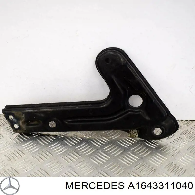  Mercedes 1643311040