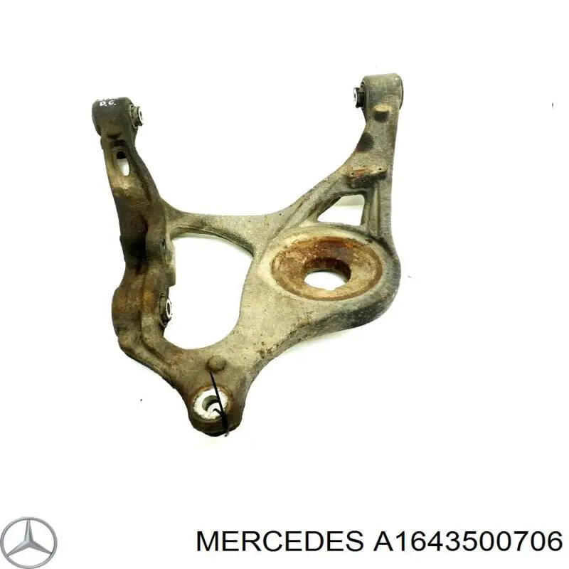 Рычаг задней подвески нижний правый 1643502006 Mercedes