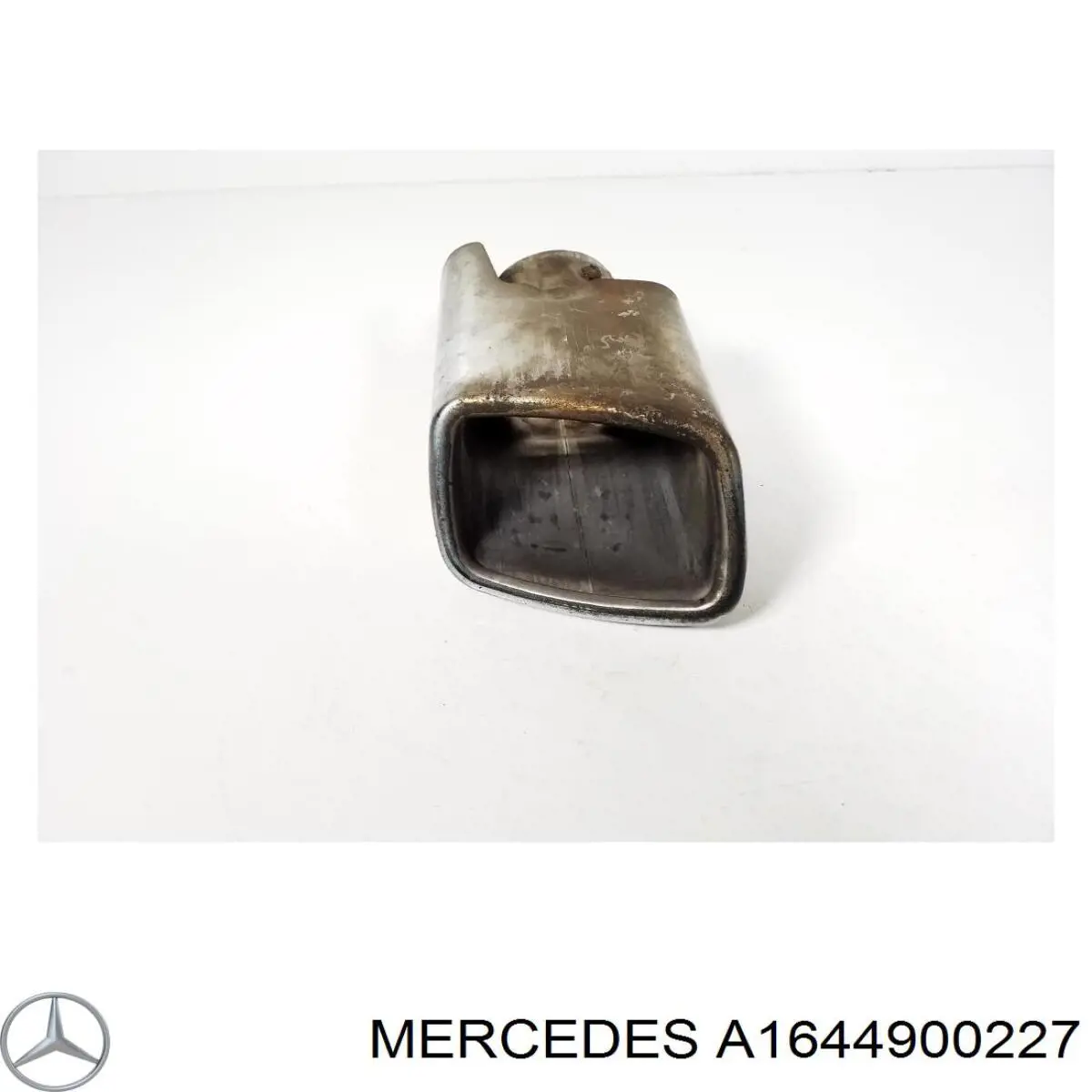 1644900227 Mercedes Насадка на глушитель