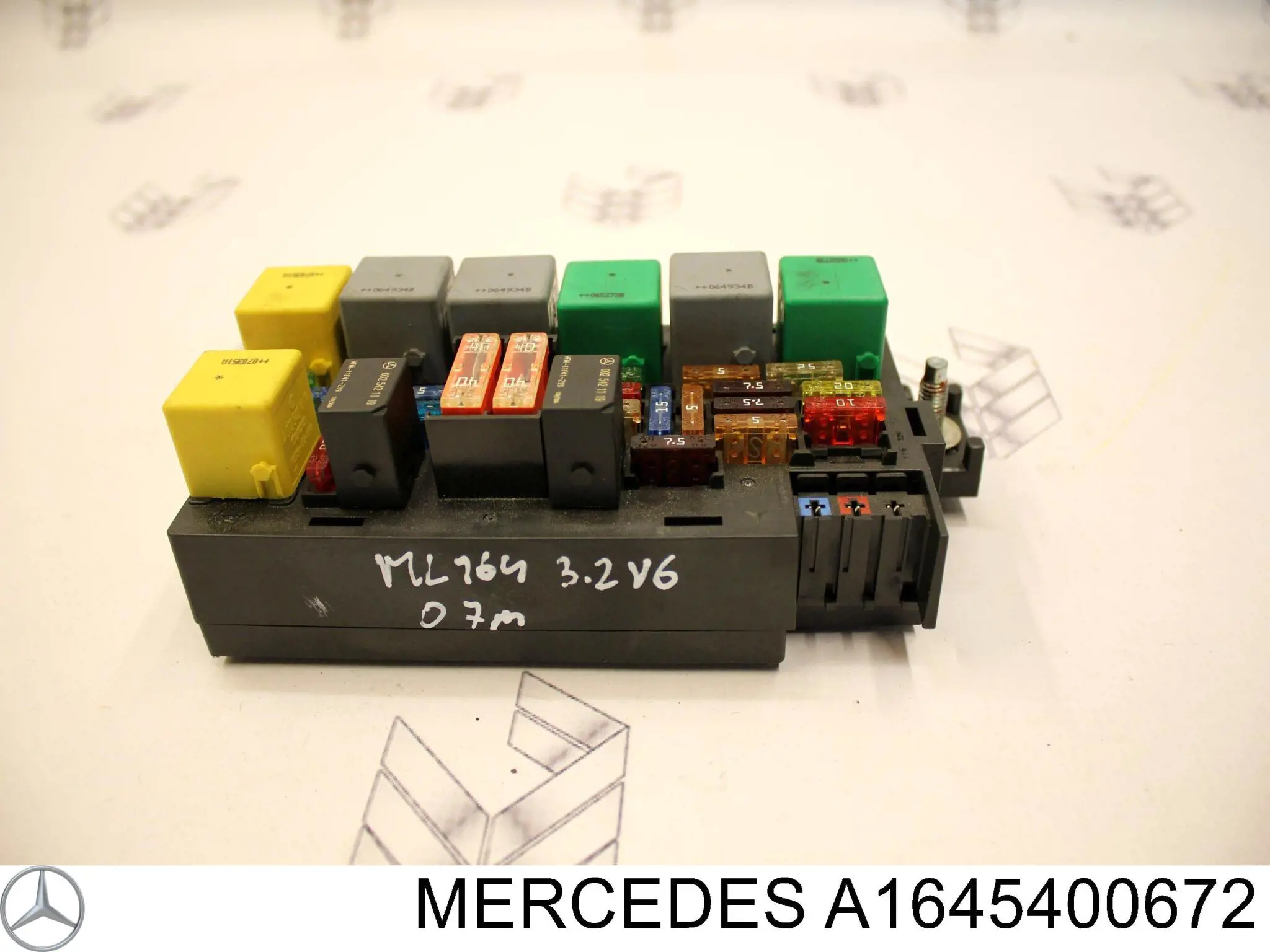 Купить 1645400672 Mercedes Монжатный блок реле