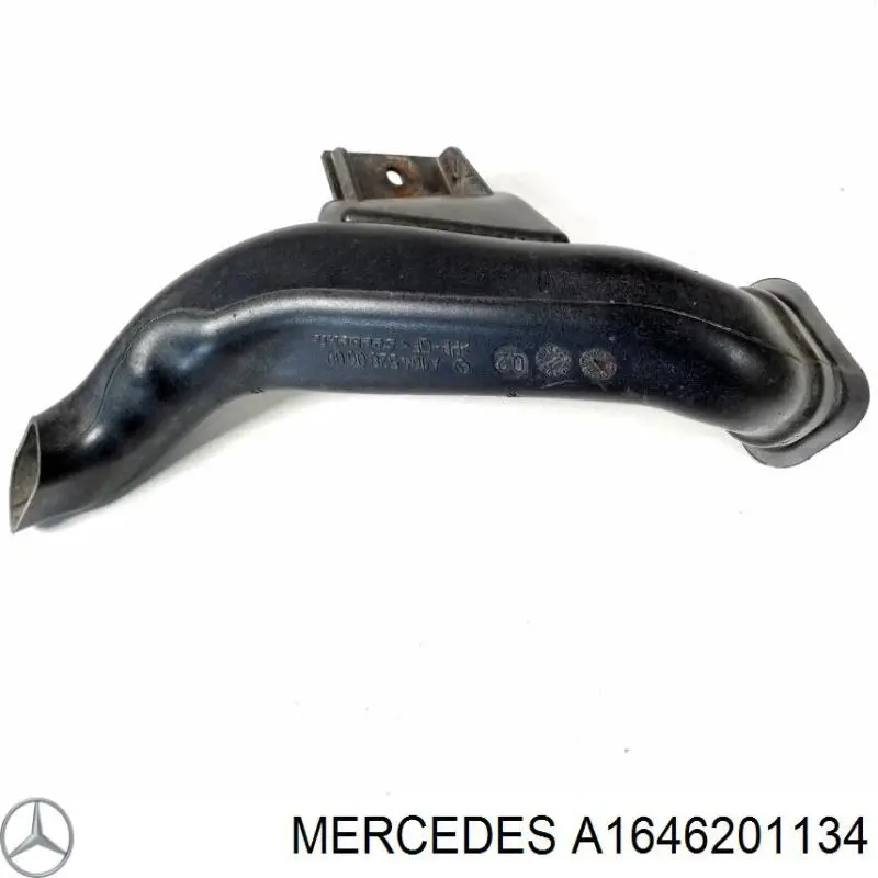 Суппорт радиатора нижний 1646201134 Mercedes