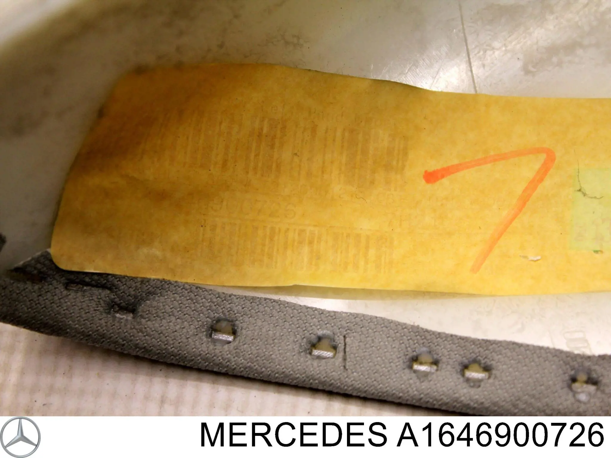 Лобовое стекло 1646900726 Mercedes