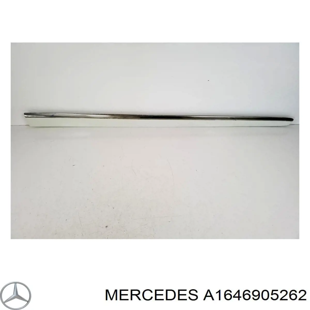 Молдинг передней правой двери на Mercedes ML/GLE (W164)
