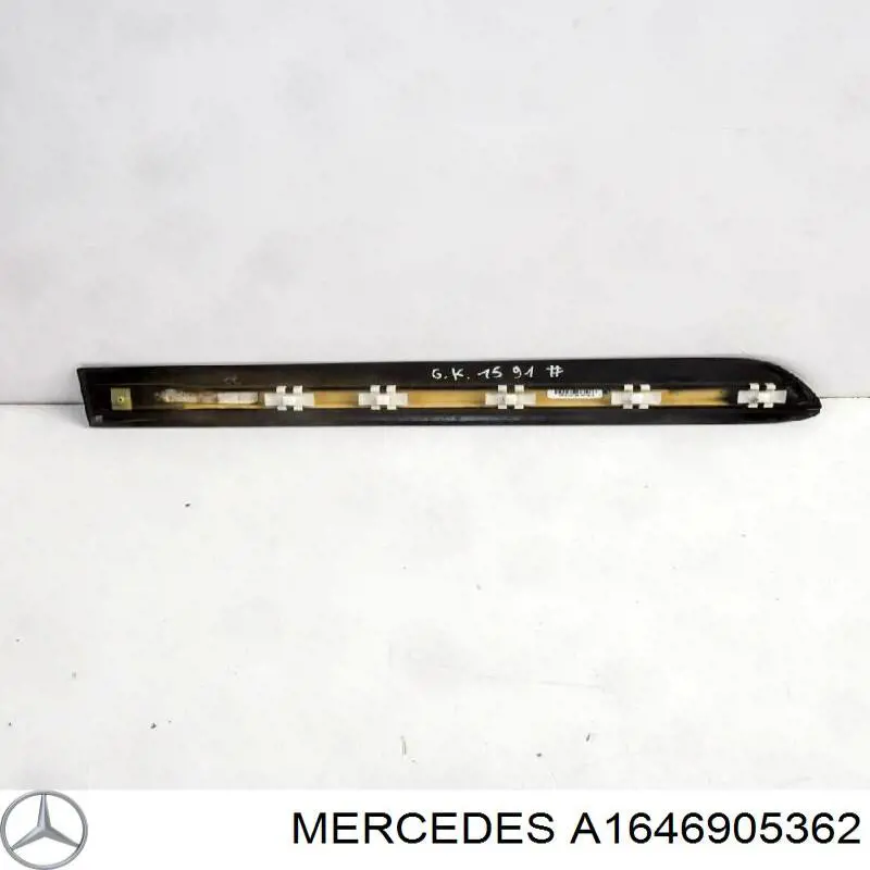 Молдинг задней левой двери A16469053629775 Mercedes