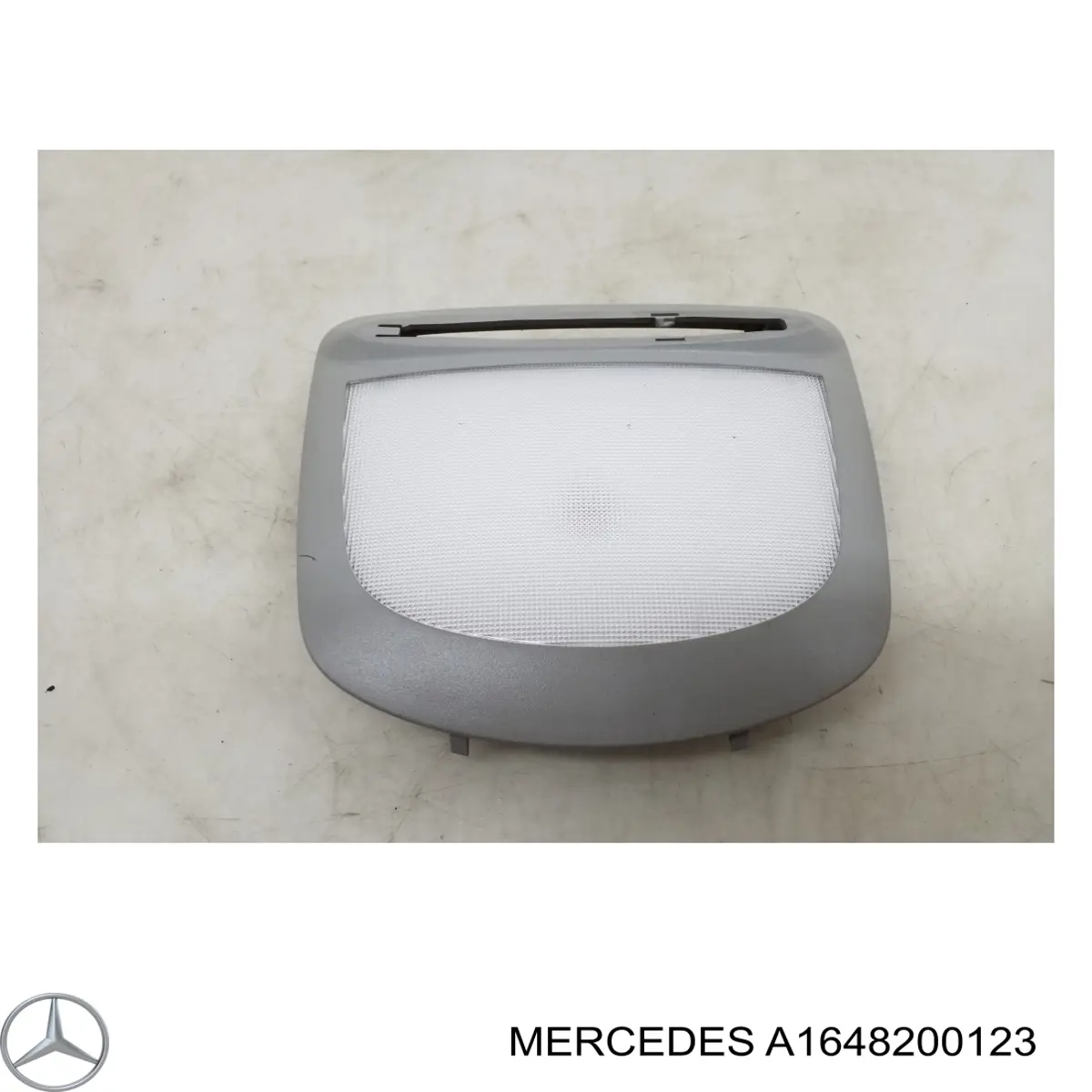 Плафон освещения салона (кабины) задний 1648200123 Mercedes
