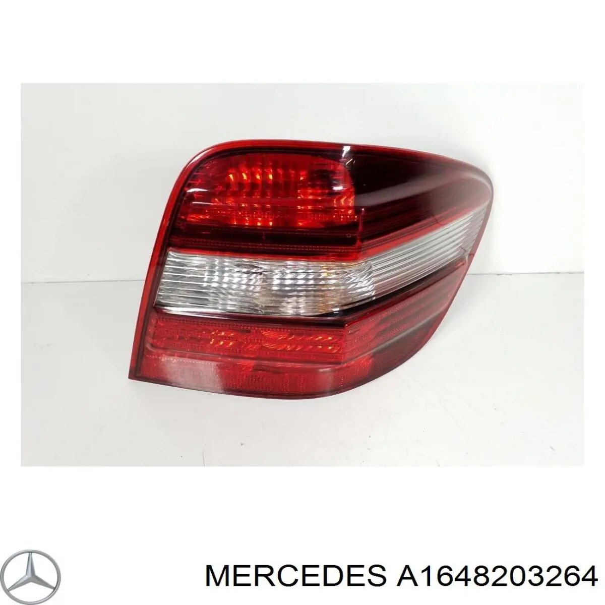 Фонарь задний правый A1648203264 Mercedes