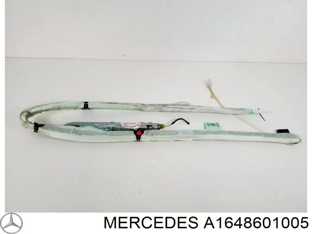 Шторка боковая, правая A1648601005 Mercedes