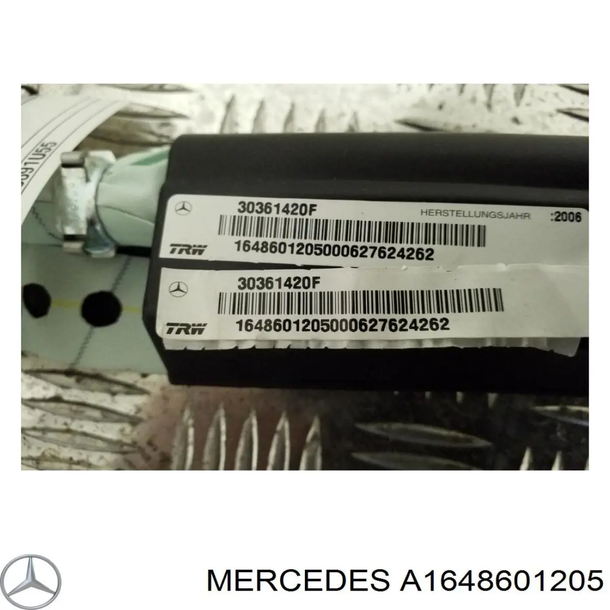 Шторка боковая правая Mercedes A1648601205 цена, от 28.22 USD