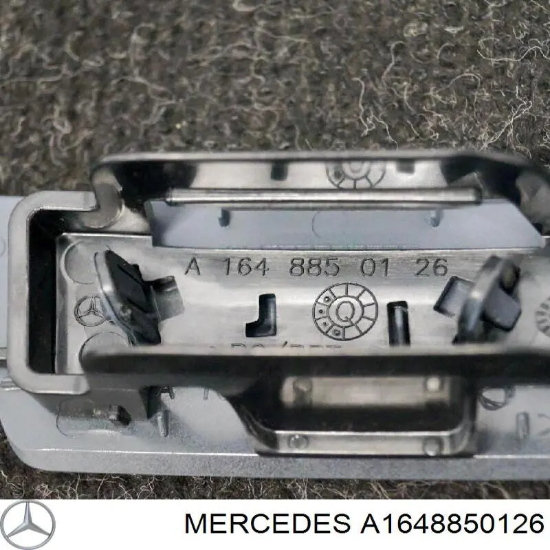 Накладка форсунки омывателя фары передней на Mercedes GL-Class (X164)