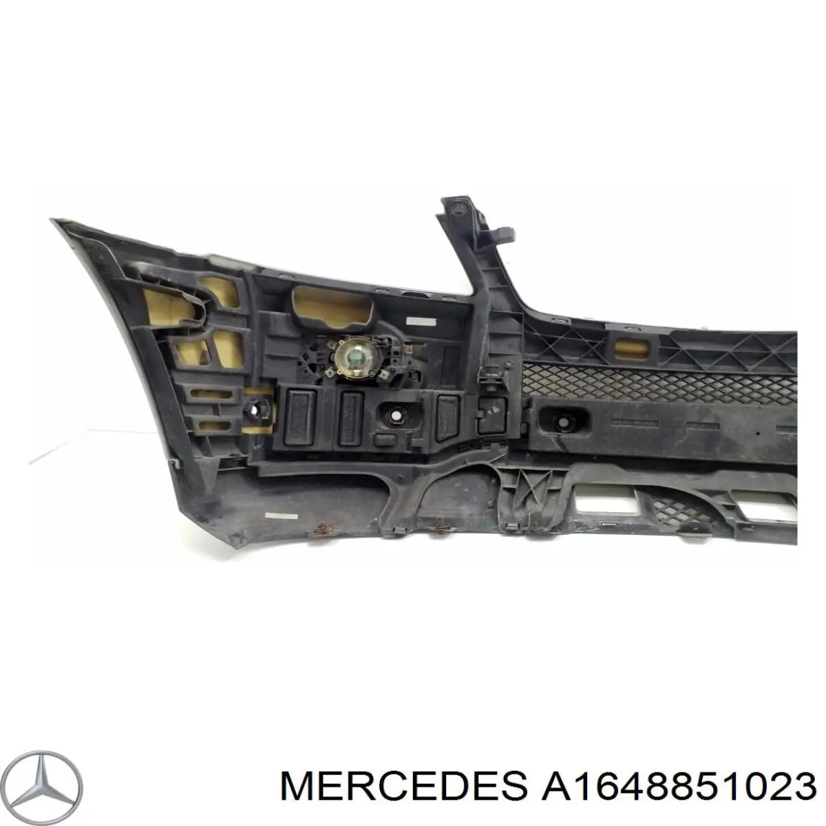 Ободок (окантовка) фары противотуманной правой 1648851023 Mercedes