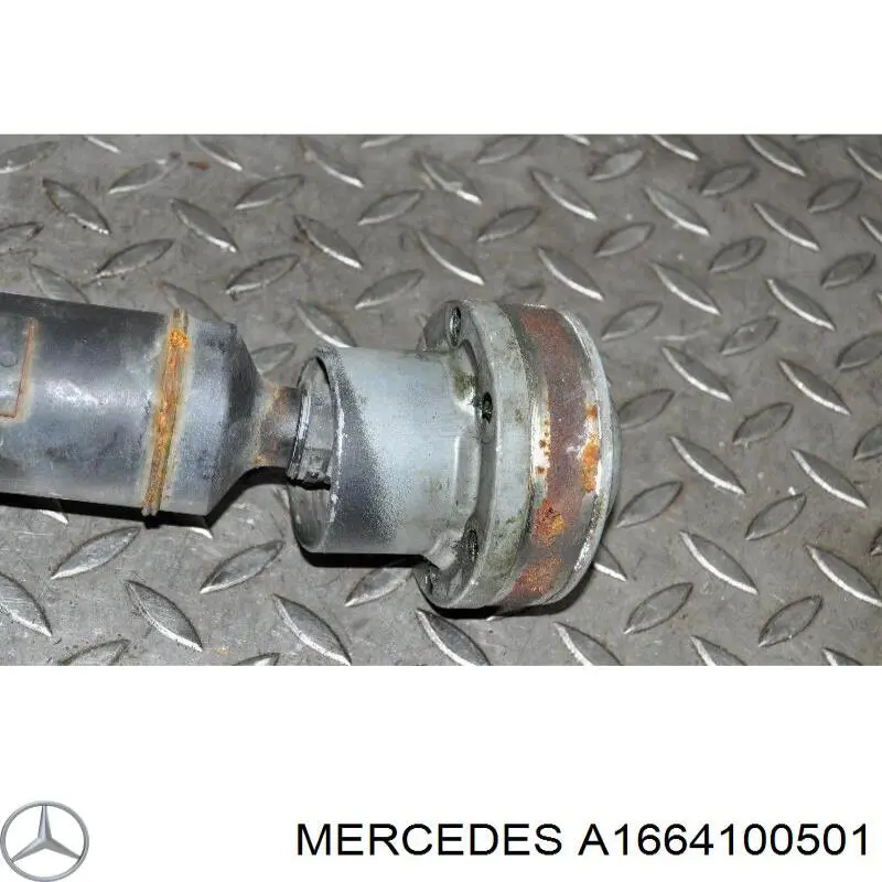 Кардан передний A1664100501 Mercedes