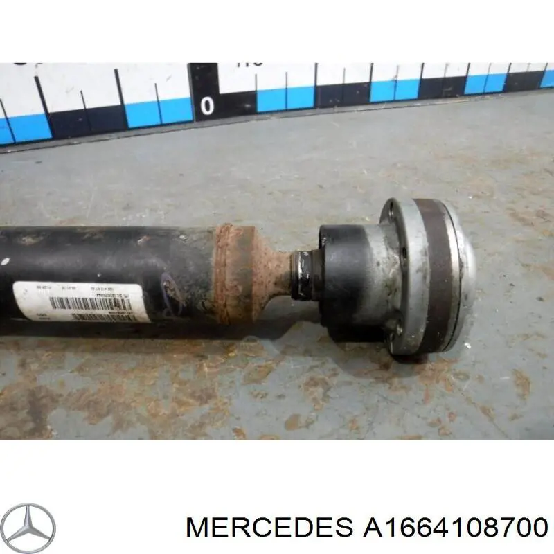 Кардан передний 1664108700 Mercedes